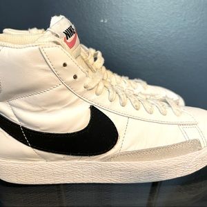 Nike Blazers Big kids size 4